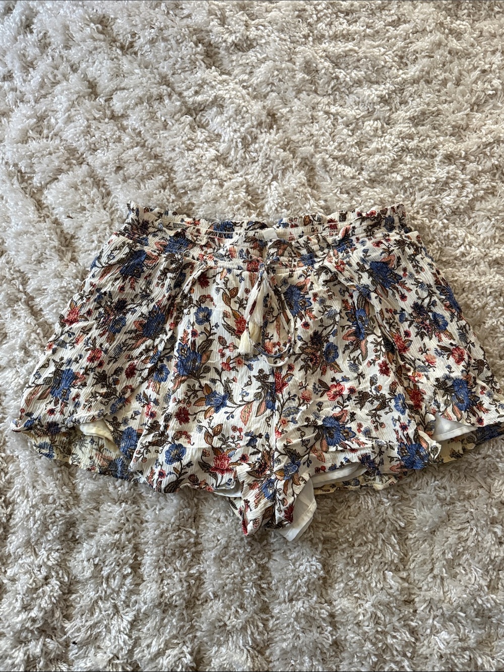American Eagle Outfitters Cream Floral Ruffle Shorts